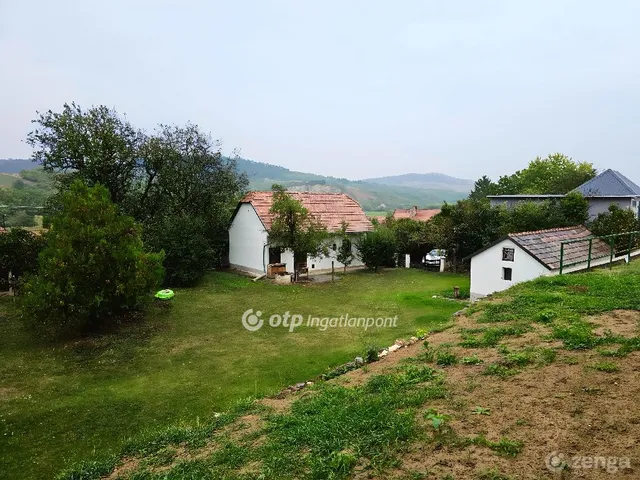 Eladó ház Epöl 45 nm