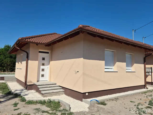 Eladó ház Bugyi, királyné 112 nm