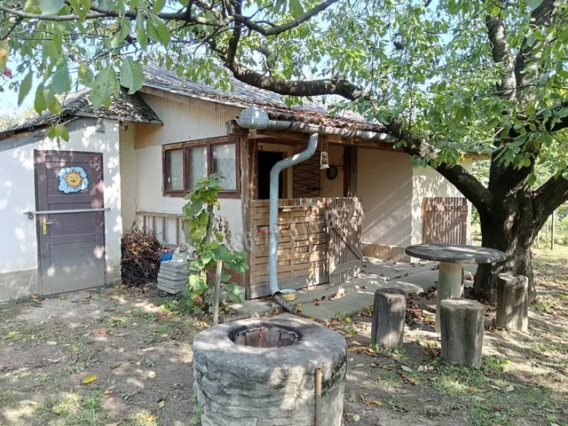 Eladó mezőgazdasági ingatlan Hahót, Csincsó hegy 30 nm