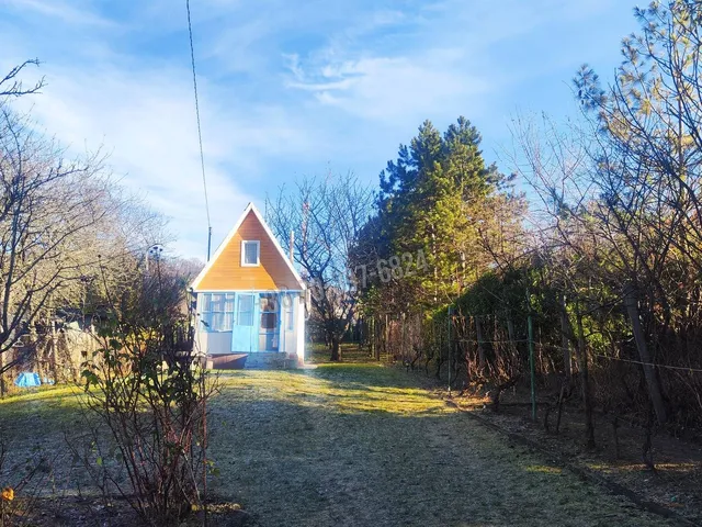 Eladó telek Páty 845 nm