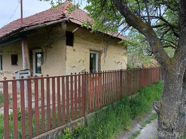 Eladó ház Tiszacsege 45 nm