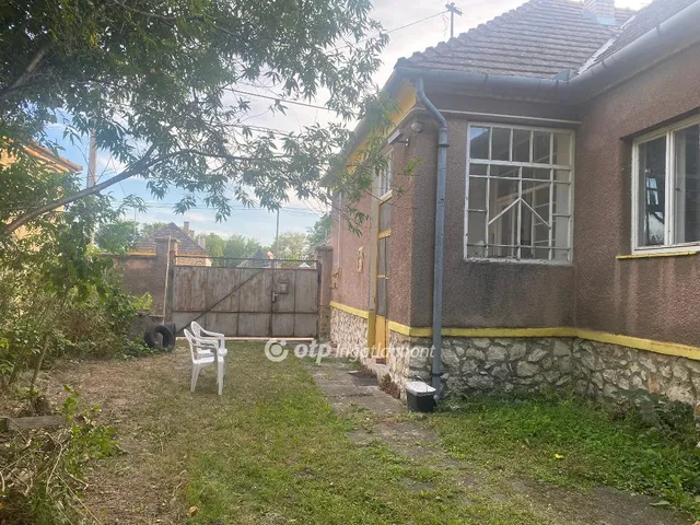 Eladó ház Béb, fő utca 70 nm