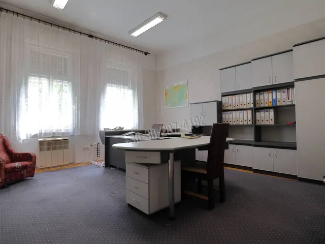 Eladó lakás Szeged, Petőfi Sándor sugárút 74 nm