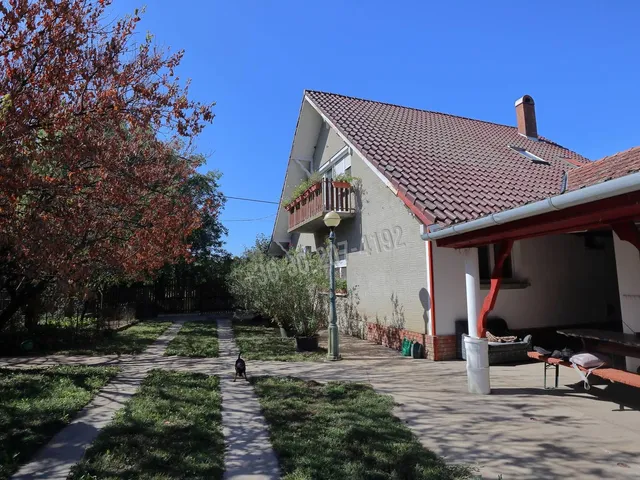 Eladó ház Sándorfalva 160 nm