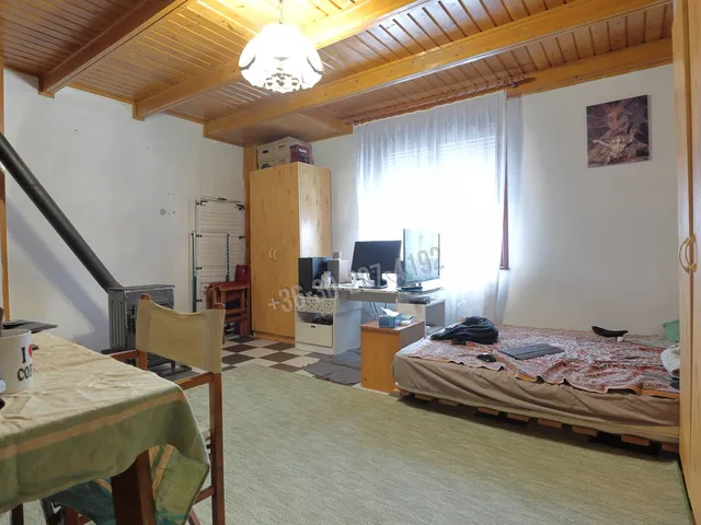 Eladó mezőgazdasági ingatlan Dóc, Szent Ferenc dülő 77 nm