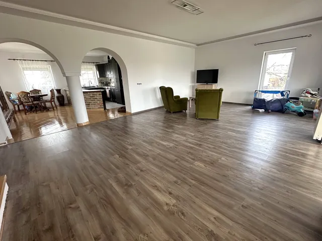 Eladó ház Zsombó 234 nm