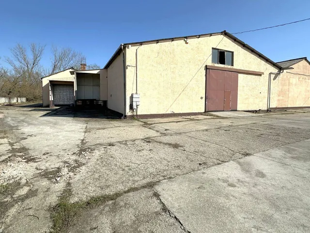 Kiadó kereskedelmi és ipari ingatlan Szeged 1313 nm