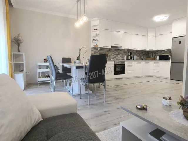 Eladó lakás Szeged, Újrókus 67 nm