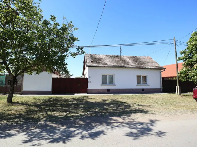Eladó ház Sándorfalva 70 nm