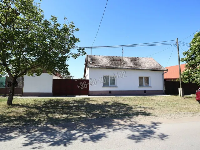 Eladó ház Sándorfalva 70 nm