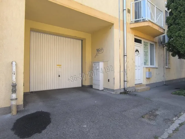 Eladó garázs Szeged, Újrókus, Öthalom utca 12 nm