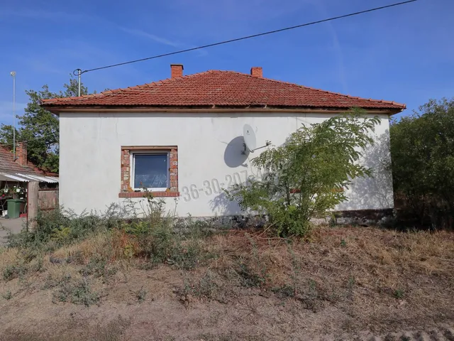 Eladó mezőgazdasági ingatlan Dóc 78 nm