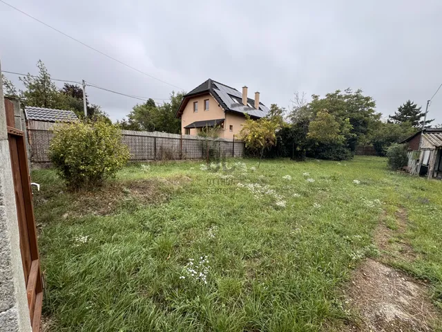 Eladó telek Törökbálint 681 nm