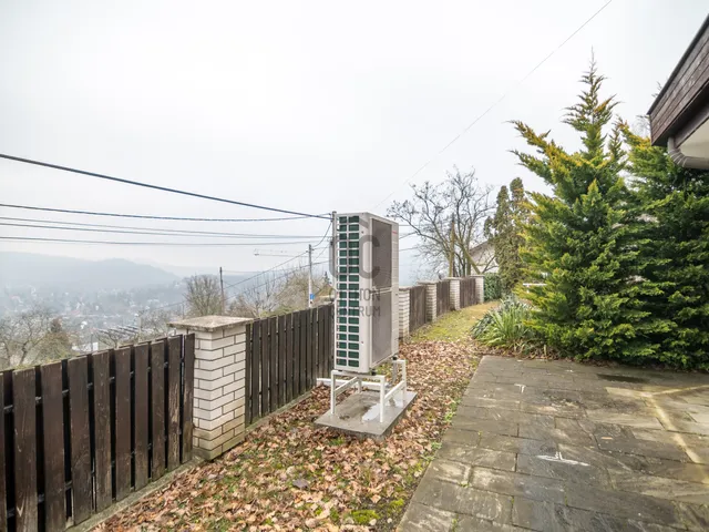 Eladó ház Budapest II. kerület, Máriaremete 292 nm