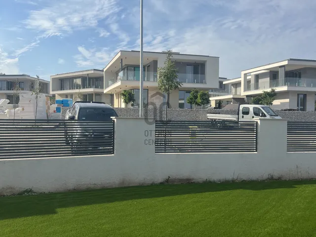 Eladó lakás Törökbálint
