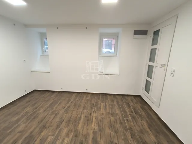 Kiadó kereskedelmi és ipari ingatlan Budapest IX. kerület 13 nm