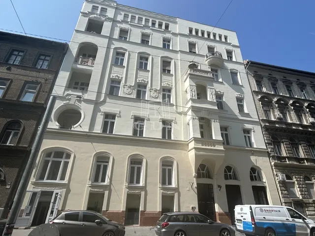 Eladó lakás Budapest VI. kerület 82 nm