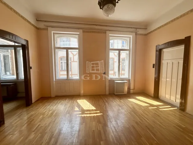 Eladó lakás Budapest VI. kerület, Bajza 82 nm