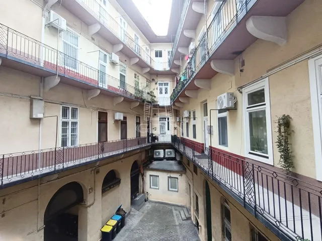 Kiadó kereskedelmi és ipari ingatlan Budapest VIII. kerület 50 nm