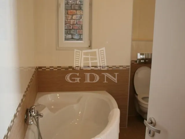 Eladó lakás Budapest VI. kerület, Nagykörúton kívüli terület, Hunyadi tér 45 nm