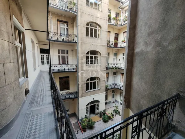 Eladó lakás Budapest VI. kerület 34 nm