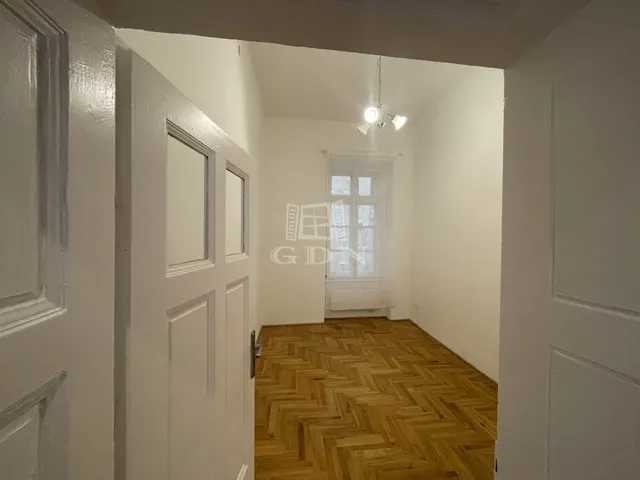 Eladó lakás Budapest V. kerület, Belváros, Veres Pálné 56 nm