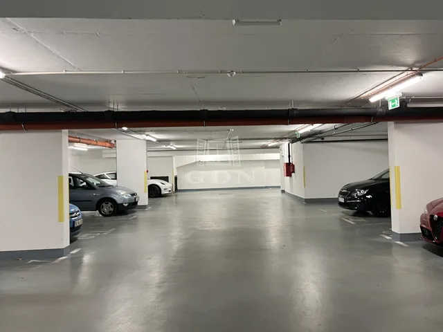 Eladó garázs Budapest IX. kerület, Rehabilitációs terület IX. ker. 21 nm