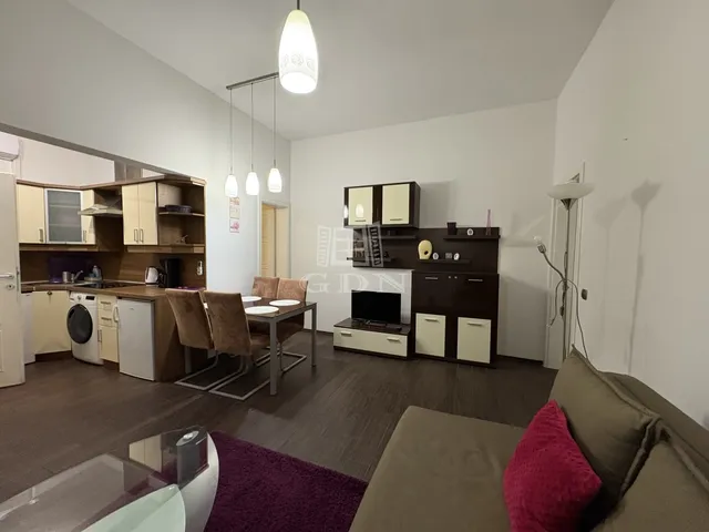 Eladó lakás Budapest VI. kerület 43 nm