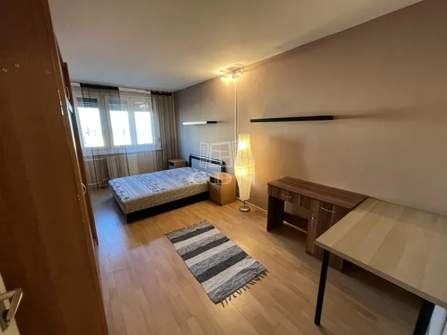 Eladó lakás Budapest III. kerület, Szentendrei út 52 nm