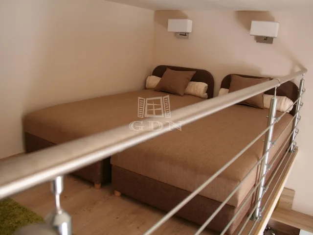 Eladó lakás Budapest VI. kerület, Nagykörúton kívüli terület, Hunyadi tér 45 nm