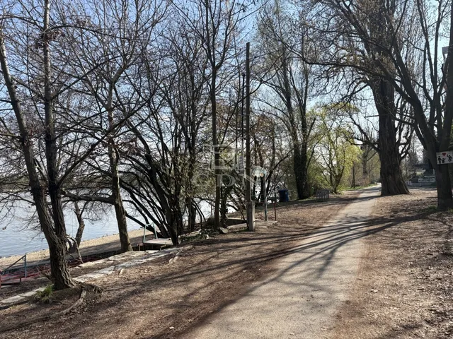 Eladó telek Budapest III. kerület 1746 nm