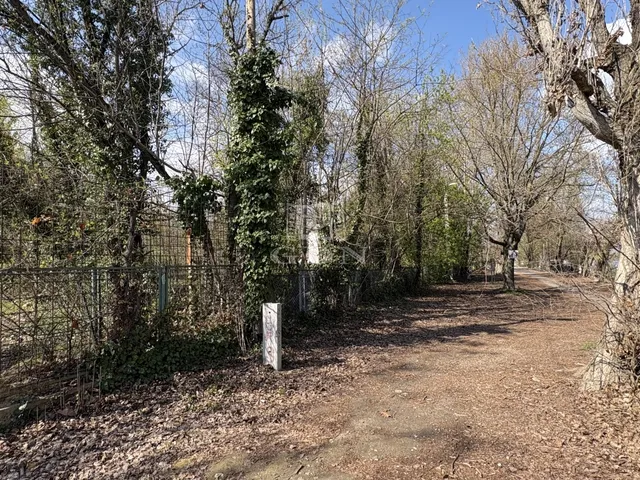 Eladó telek Budapest III. kerület 1746 nm