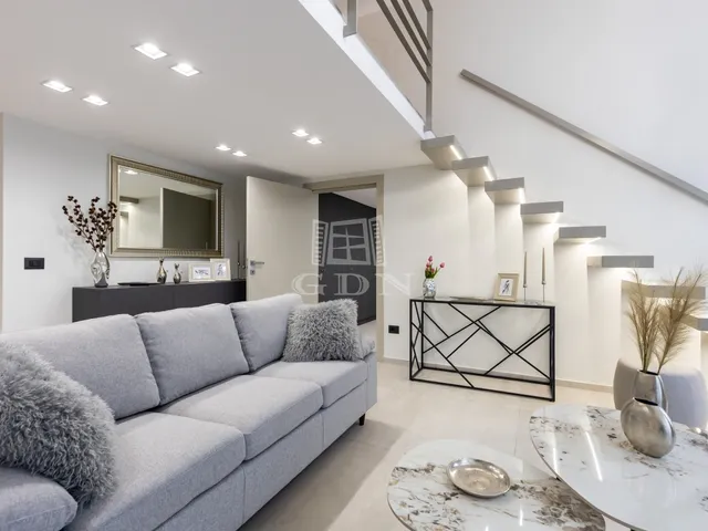 Eladó lakás Budapest VI. kerület, Nagykörúton belüli terület, Teréz körút 106 nm