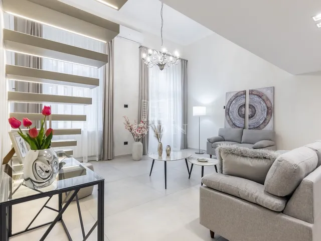 Eladó lakás Budapest VI. kerület, Nagykörúton belüli terület, Teréz körút 106 nm