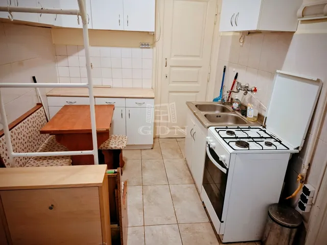 Eladó lakás Budapest VI. kerület, Nagykörúton kívüli terület, Hunyadi tér 50 nm