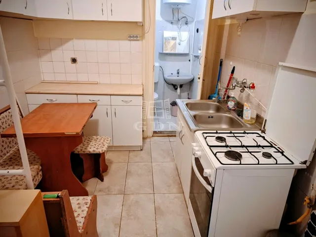 Eladó lakás Budapest VI. kerület, Nagykörúton kívüli terület, Hunyadi tér 50 nm