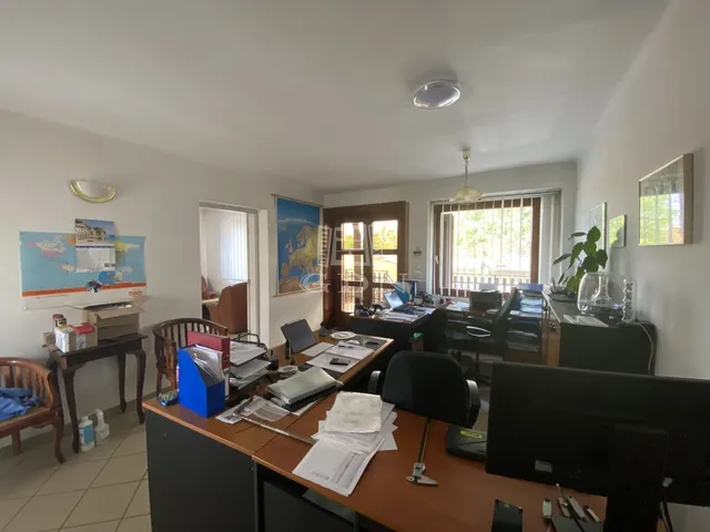 Kiadó kereskedelmi és ipari ingatlan Budapest XVII. kerület, Rákoshegy 95 nm