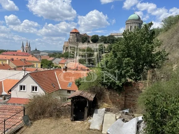 Eladó kereskedelmi és ipari ingatlan Esztergom, Szenttamás 550 nm