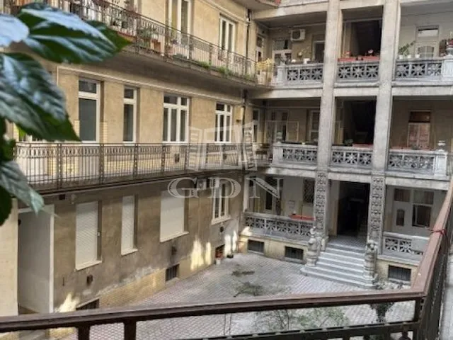 Eladó lakás Budapest XI. kerület, Szentimreváros 180 nm