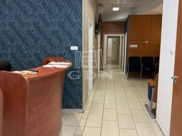 Kiadó kereskedelmi és ipari ingatlan Budapest VIII. kerület 188 nm