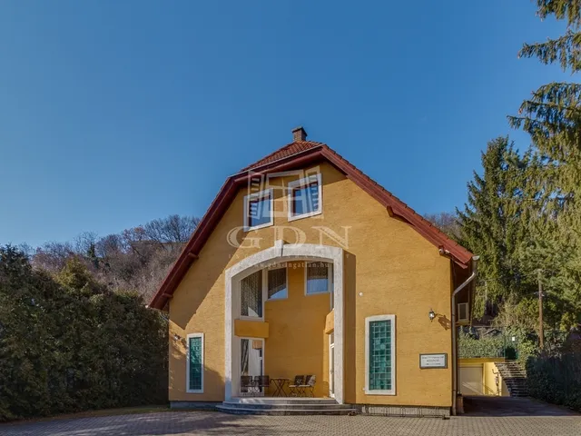 Eladó kereskedelmi és ipari ingatlan Szentendre, Pismány 460 nm