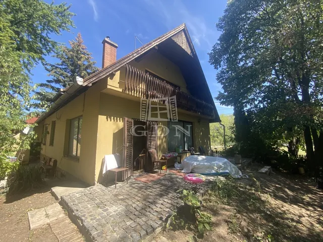 Eladó ház Leányfalu 240 nm
