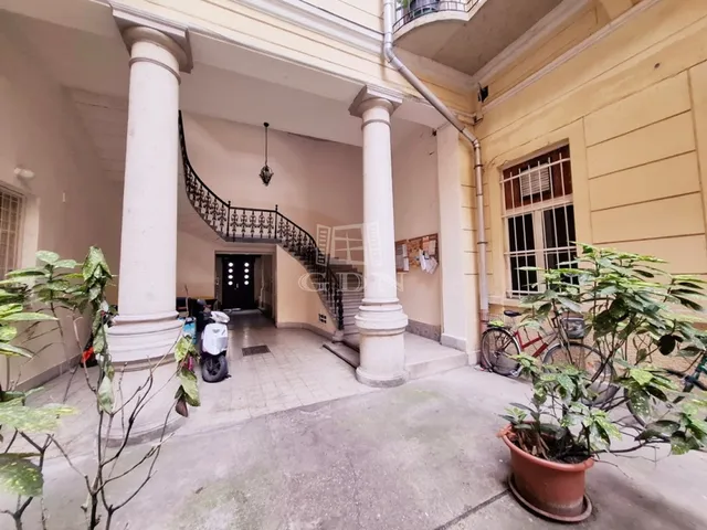 Eladó kereskedelmi és ipari ingatlan Budapest VI. kerület 200 nm