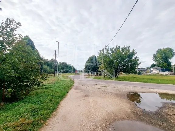 Eladó kereskedelmi és ipari ingatlan Inárcs 65132 nm