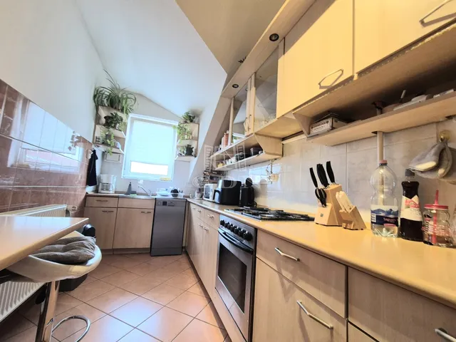 Eladó lakás Budapest X. kerület 74 nm