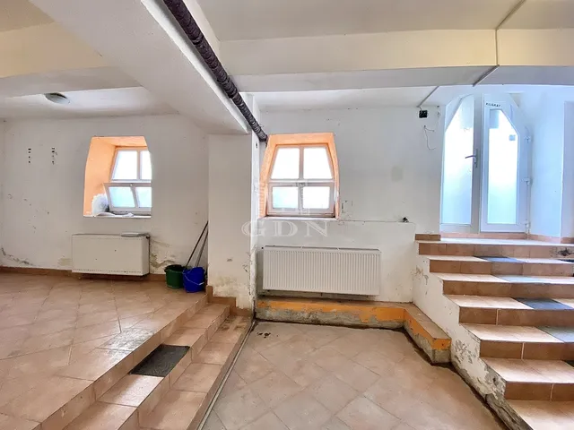 Eladó lakás Budapest I. kerület 93 nm