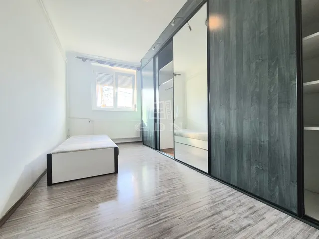 Eladó lakás Budapest X. kerület 74 nm