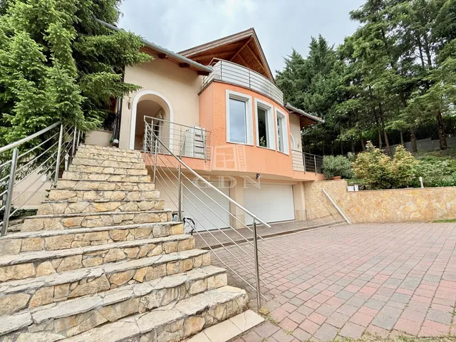 Eladó ház Szentendre 320 nm