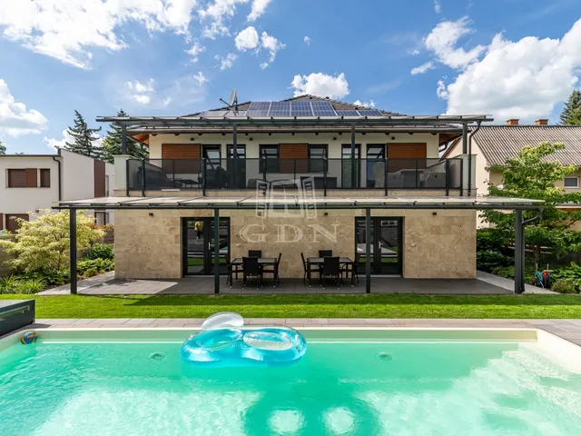 Eladó ház Balatonföldvár 300 nm