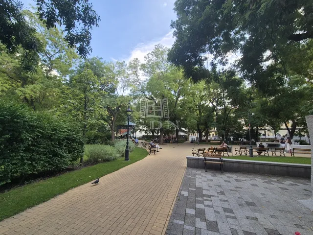 Eladó lakás Budapest VI. kerület 74 nm